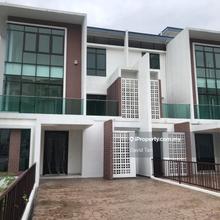 Kingsley Hills Putra Heights For Sale 3.5 Story Semi D Special Type