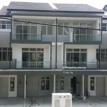 Bandar Saujana Putra 3 Storey Town House