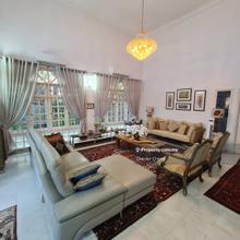 Beautiful and Nicely Maintenane Bungalow at Subang Jaya