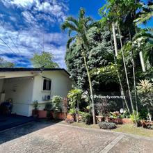 10,000 sqft land area. Quiet and great neighbourhood 