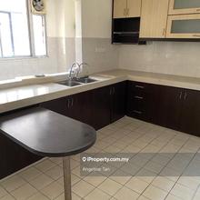 3 room 2 baths come with 2 car parks @ Suria Damansara