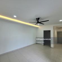 Akasia Apartment Bandar Botanic Ground Floor
