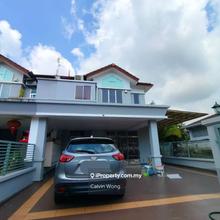 End lot Unit with 5bedrooms