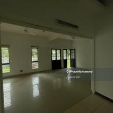Gated and guarded Corner unit with bigger land
