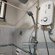 Easy access to jalan ampang, mrr2, near to klcc. 
