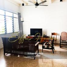 Well maintained Double Storey Terrace @ Taman Island Glades