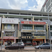 3 storey Shoplot for Sale