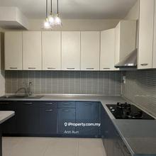 Big corner  unit Saujana Residency,2 carparks,4r3b Rm1.18mil
