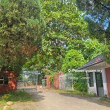 Taman Duta: 4-Apartment Bungalow with 16 Bedrooms For Sale
