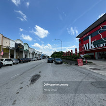 Tenanted,Roi 4.8%,Facing Mk curtain,Nice area