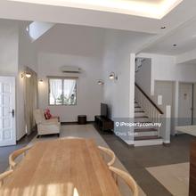Beautiful bungalow, gated & guarded with pocket sea view!