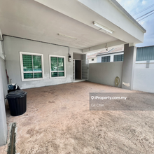 Bandar Seri Botani Two And Half Storey House For Rent