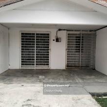 Taman Semenyih Permata, 2 storey partly furnished, freehold