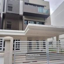 Canary Garden Klang 3 Sty Semi-D 40x80 With Lift & Facing No House