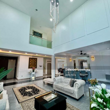 Super Cheap / Fully Renovated With ID Design / Move In Condition