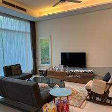 Walking distance to KLCC and Pavilion Mall. Private lift.