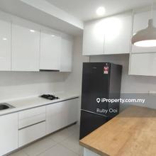 Stylish 1-Bedroom Short walk to Melawati Mall. Low density. Great View