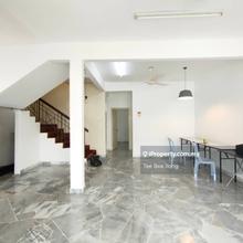 Well maintained unit, 2 storey terrace house 