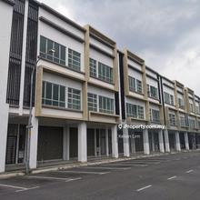 3 storey Shop Lot beside ksl Esplanade Mall