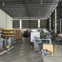 1.5 Storey Semi-D Factory Fully Renovated Office For Sale