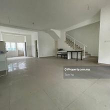 Facing empty, bare unit, below market price, call for viewing