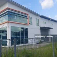 Semi D corner factory to let