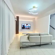 Kuching City Mall - Double Storey Intermediate House 