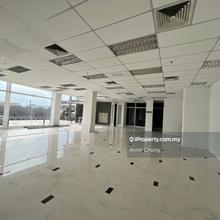 Facing Federal Highway! PJ Prime Location. Glass Facade Display Window
