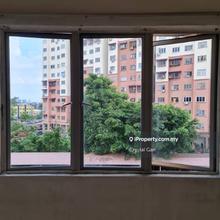 Seri Kembangan Kantan Court For Sale, Non Bumi Lot, Near Pasar Pagi