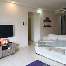 Spacious, comfortable and convenient living space in a prime location 