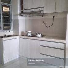 Newly refurbished freehold unit with 1 car park 