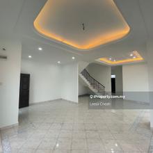 Newly Renovated Semi D