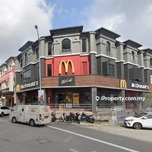 Prime location ! Rare find! 