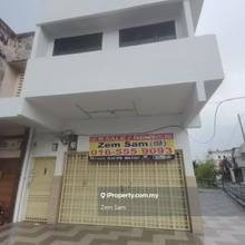 Double storey corner shoplot at Silibin
