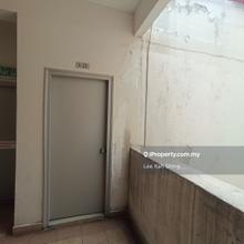 Auction unit