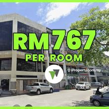 Exclusive 4 sty Corner - Next to Uptown -  Walk Distance to LRT !