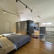 Elevia condo residence 3.5 storey villa for sale,fully reno,2700 sqft