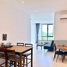 Royal Richmond Gold Condominium - Green Height 