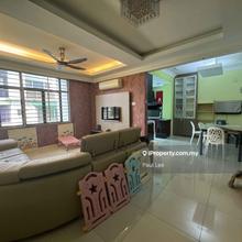 Park Villa Townhouse Freehold 1560sf 3room Reno Gated and Guarded