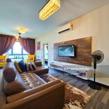Fully furnished, beautifully renovated unit with 2 carpark. Must view!