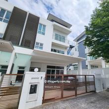 Fully Furnished 8 Rooms 9 Bathroom Semi D for Sale