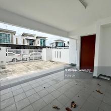 2.5 Storey Terrace House 