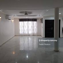 Spacious renovated modern link house in Taman Sa Bangsar