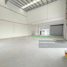 Facing main road Good for business, car workshop, storage, kitchen etc