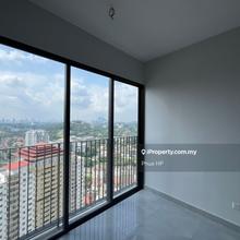 Freehold 300meter to Sentul West MRT. 5 station to KLCC