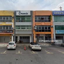 3 storey shoplot at Taman Puchong Intan