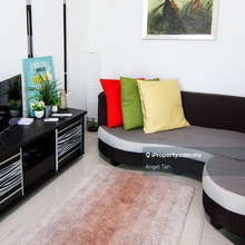 Nicely Furnished Univ 360 Place Near UPM Studio Unit For Rent