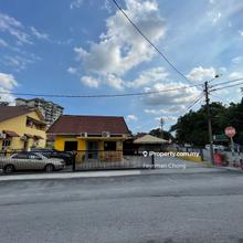 Freehold Bungalow Just Opposite Sunway Velocity ( walking distance)