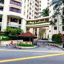 Upscale condo in a preferred township near transport, shopping etc 