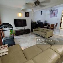 2-Storey Terrace @ Renovated @ Well-Maintained @ Gated Guarded